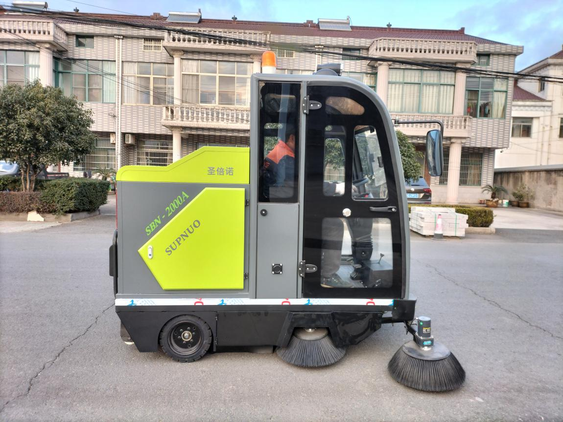 库尔勒龙马清扫车